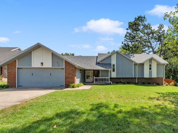 402 N Hightower Avenue , Nixa, MO 65714