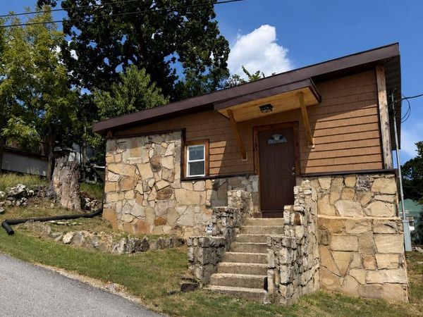 130 Lotus Avenue , Rockaway Beach, MO 65740