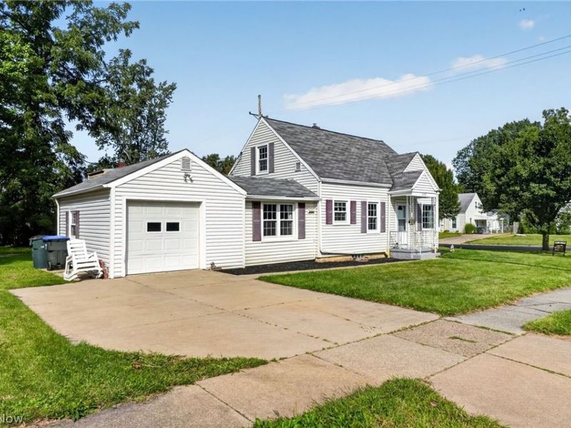 2492 24th Street, Cuyahoga Falls, OH 44223 Photo 2