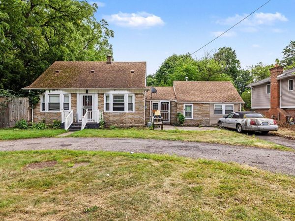 23071 Chippewa Street, Detroit, MI 48219