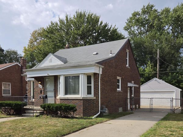 26722 W Chicago, Redford, MI 48239