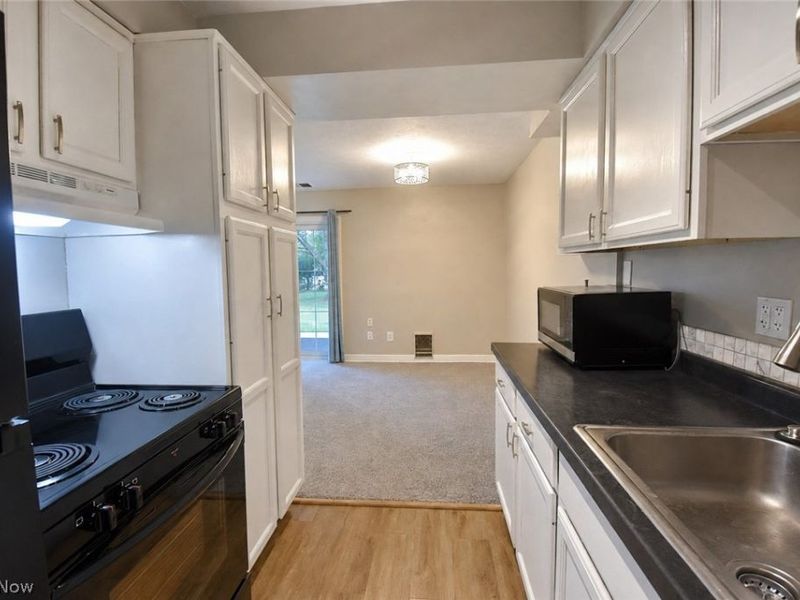 13956 Oakbrook Drive, Unit 3956, North Royalton, OH 44133 Photo 10
