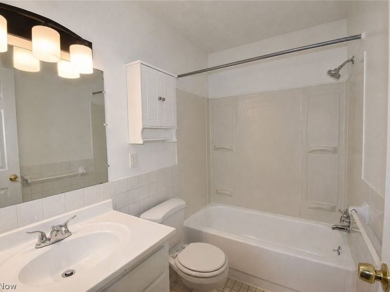13956 Oakbrook Drive, Unit 3956, North Royalton, OH 44133 Photo 17