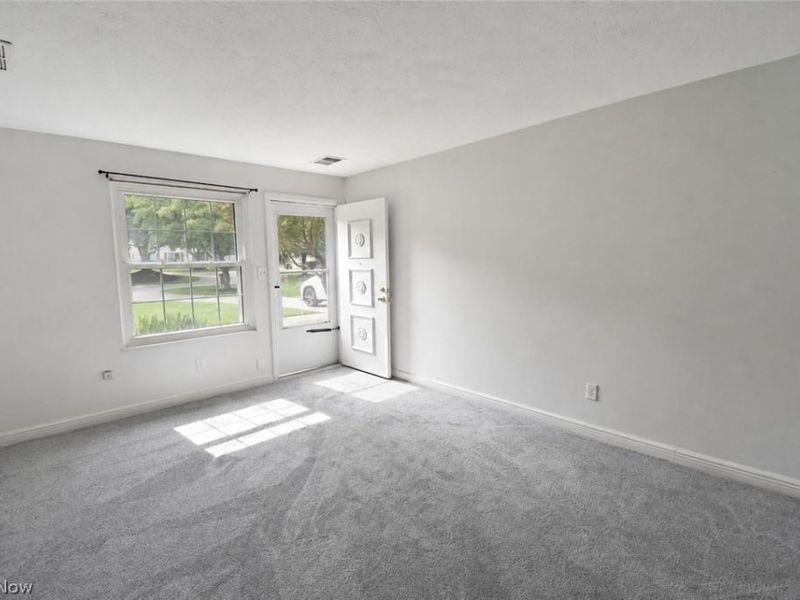 13956 Oakbrook Drive, Unit 3956, North Royalton, OH 44133 Photo 2