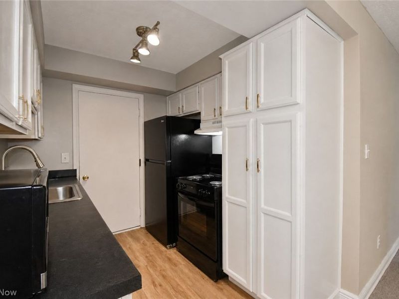 13956 Oakbrook Drive, Unit 3956, North Royalton, OH 44133 Photo 9