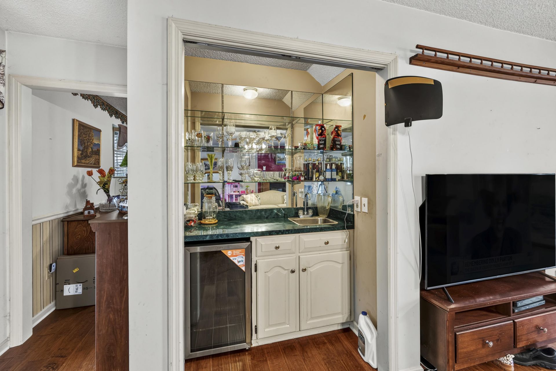 1240 Rhame Street Photo 10