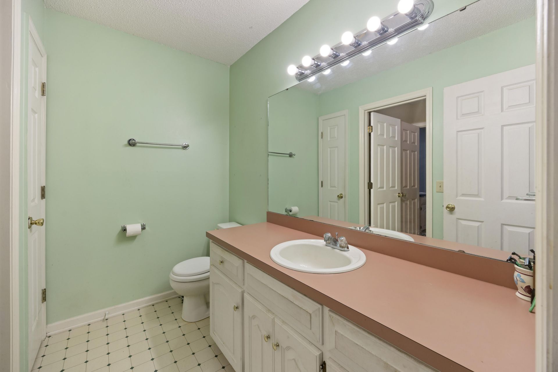 1240 Rhame Street Photo 26