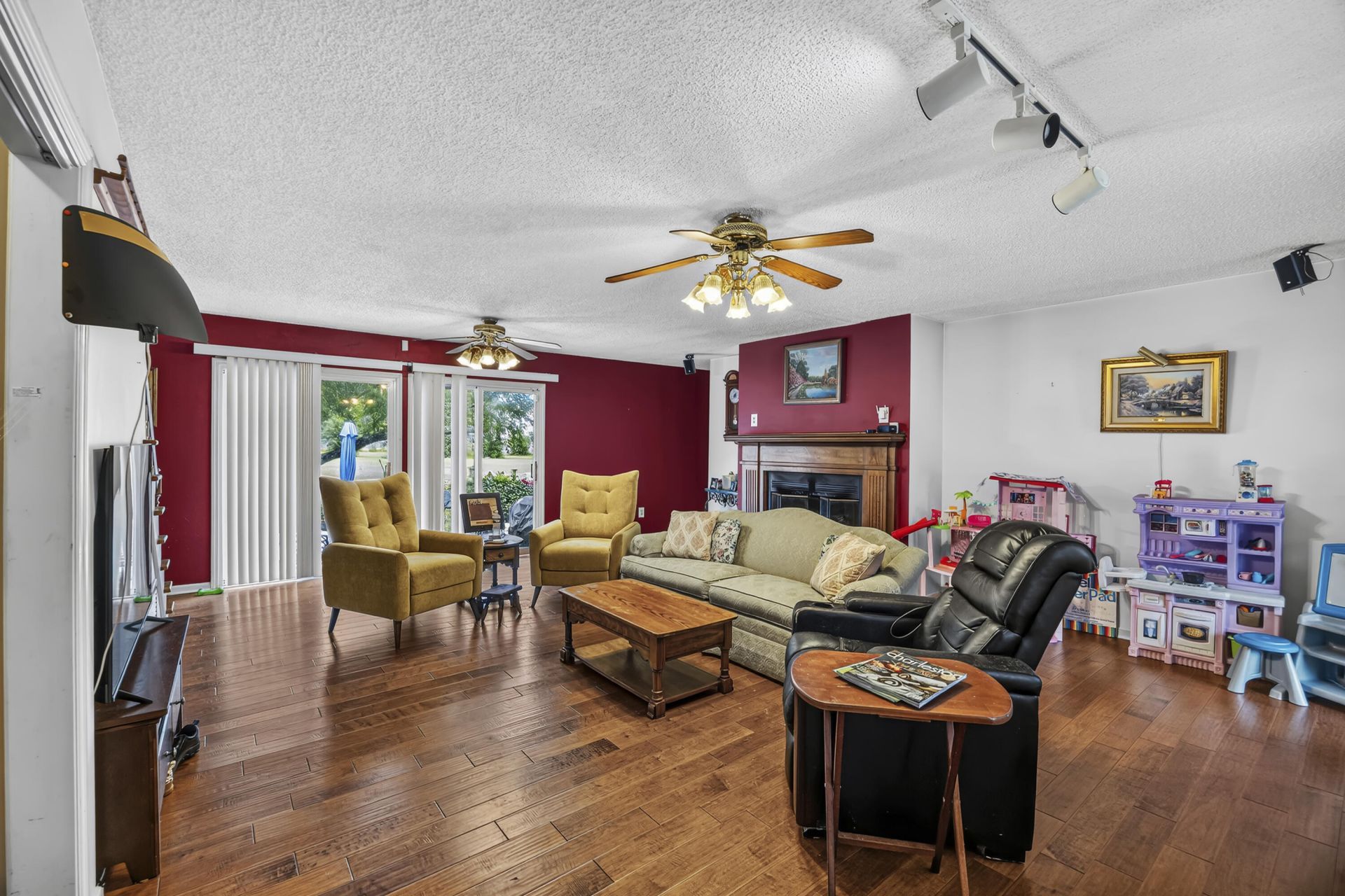 1240 Rhame Street Photo 6