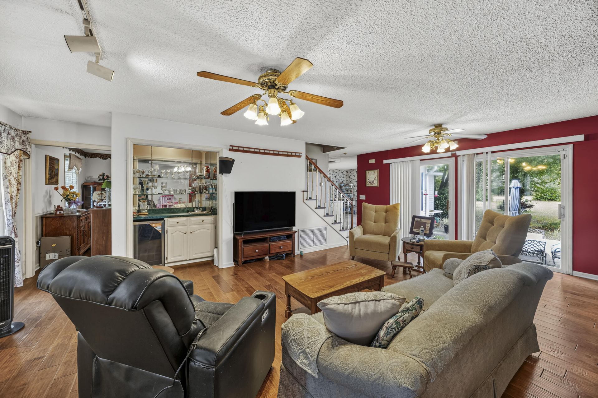 1240 Rhame Street Photo 7