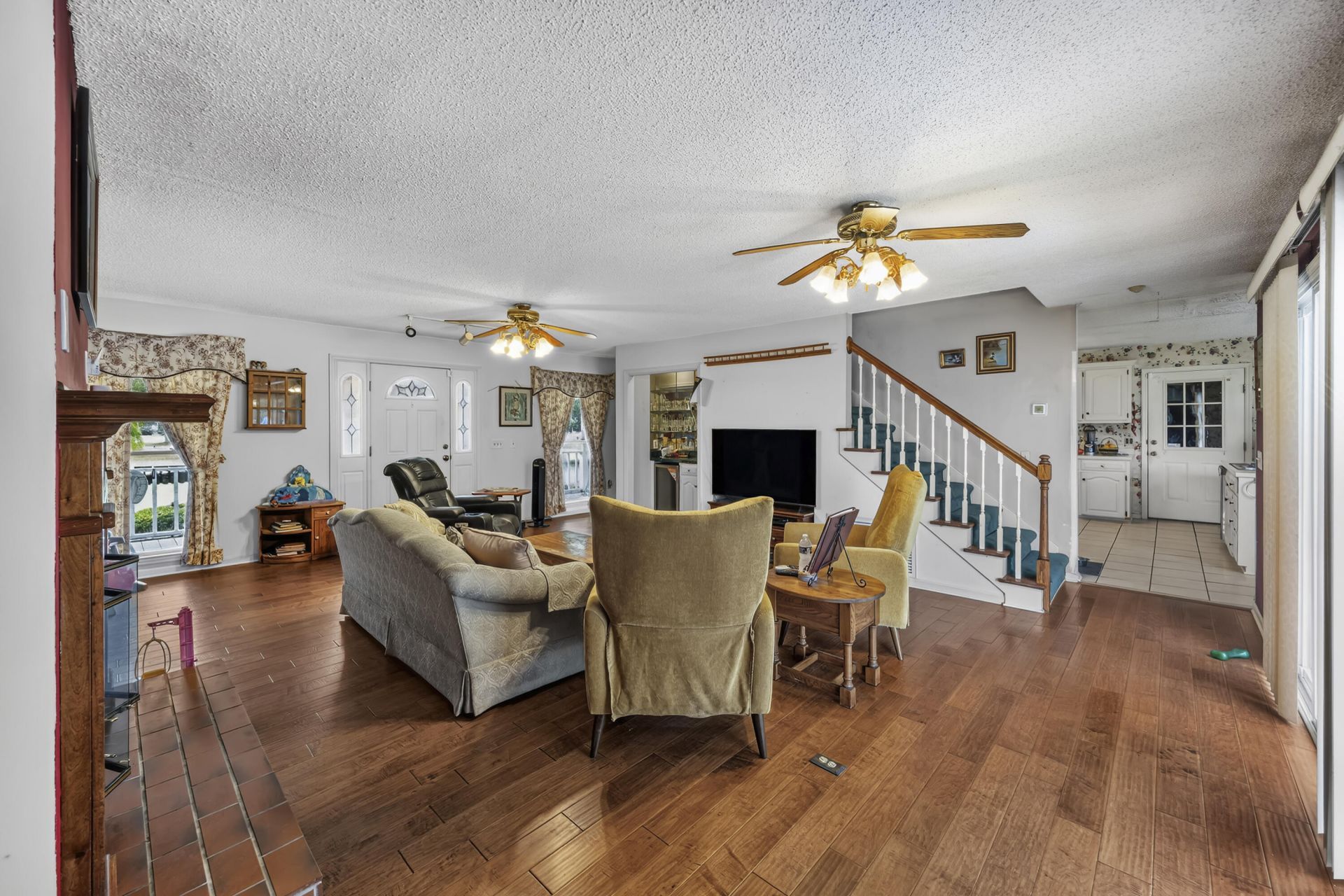 1240 Rhame Street Photo 8