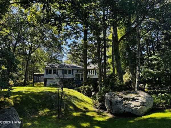 223 Maple Ridge Drive , Lords Valley, PA 18428