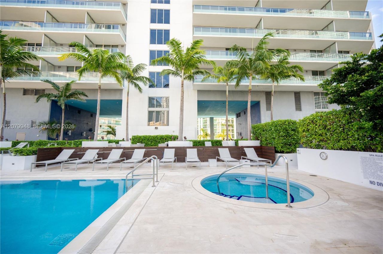 1300 Brickell Bay Dr , Unit 710, Miami, FL 33131 Photo