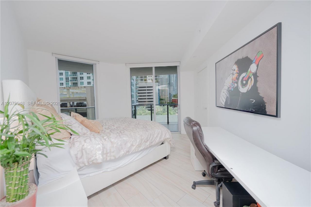 1300 Brickell Bay Dr , Unit 710, Miami, FL 33131 Photo