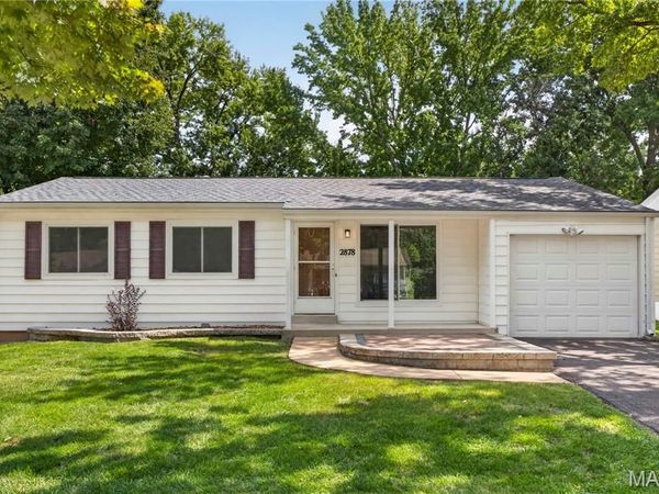 2878 Foxwood Drive , Maryland Heights, MO 63043