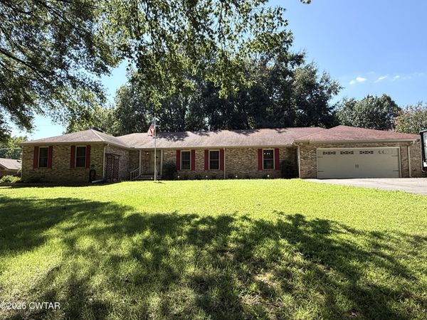1603 Westlake Avenue , Dyersburg, TN 38024