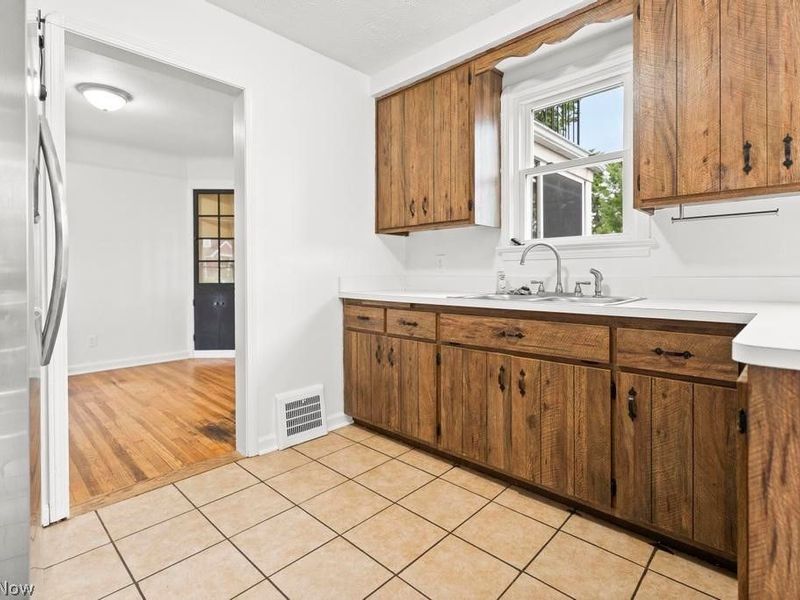 3114 North Avenue, Parma, OH 44134 Photo 11