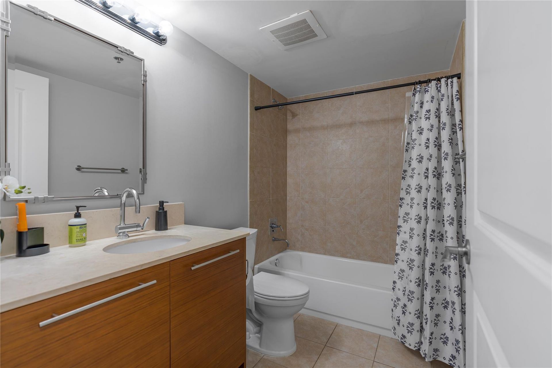 2641 N Flamingo Road, Unit 901N, Sunrise, FL 33323 Photo