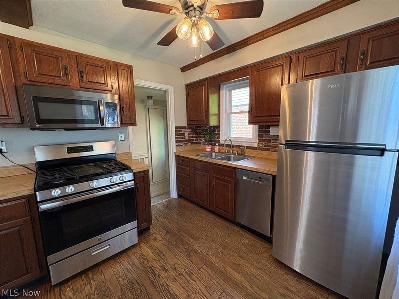 602 Huntmere Drive, Bay Village, OH 44140 Photo 6