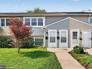 442 STATE STREET, Unit B, EAST GREENVILLE, PA 18041