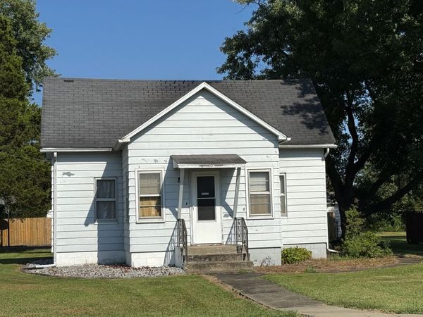 1507 N Russell Street, Marion, IL 62959