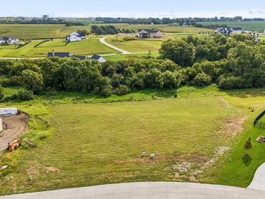 5029 S 225th Plaza, Elkhorn, NE 68022