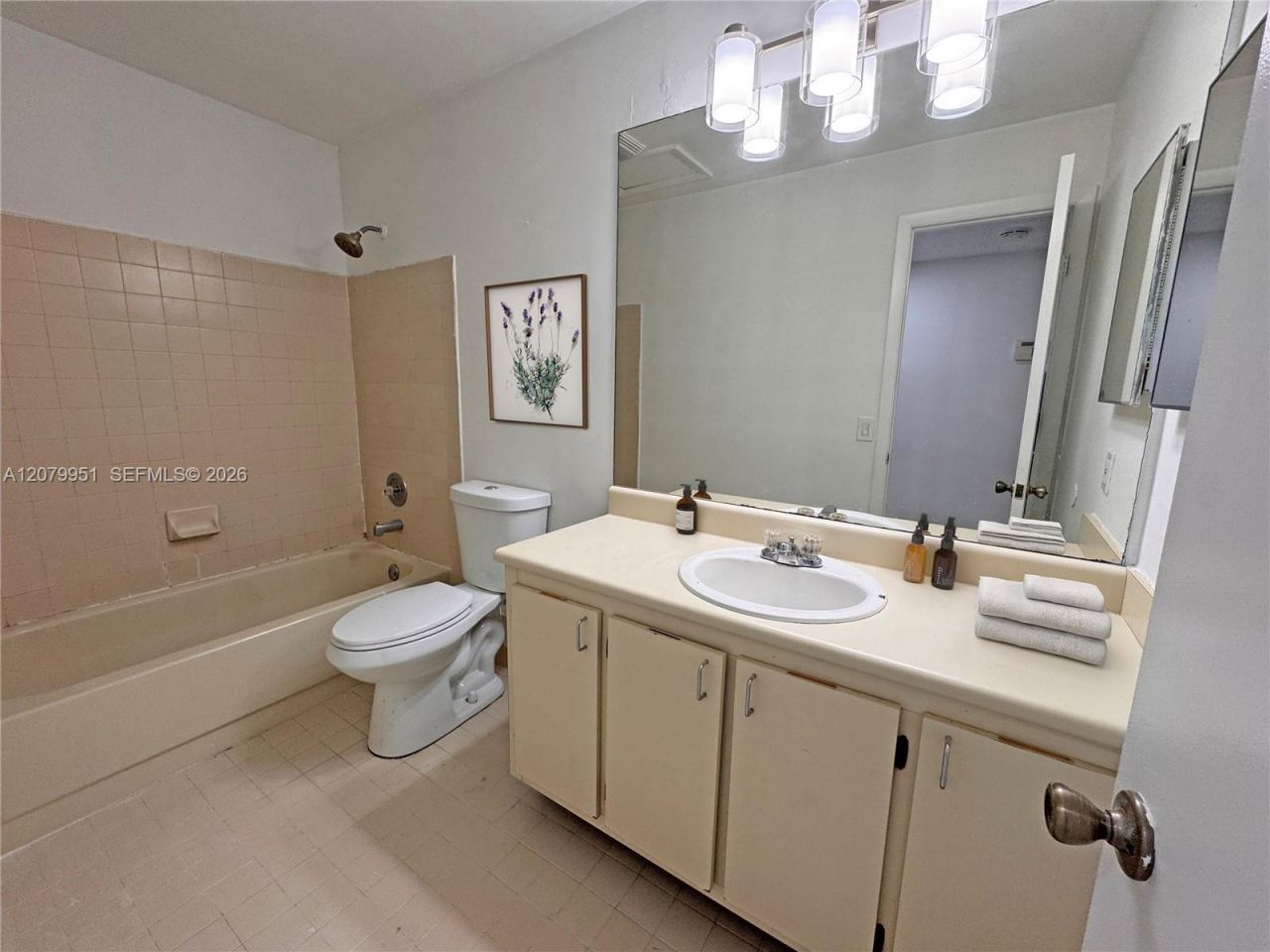 18905 NW 62nd Ave, Unit 204, Hialeah, FL 33015 Photo