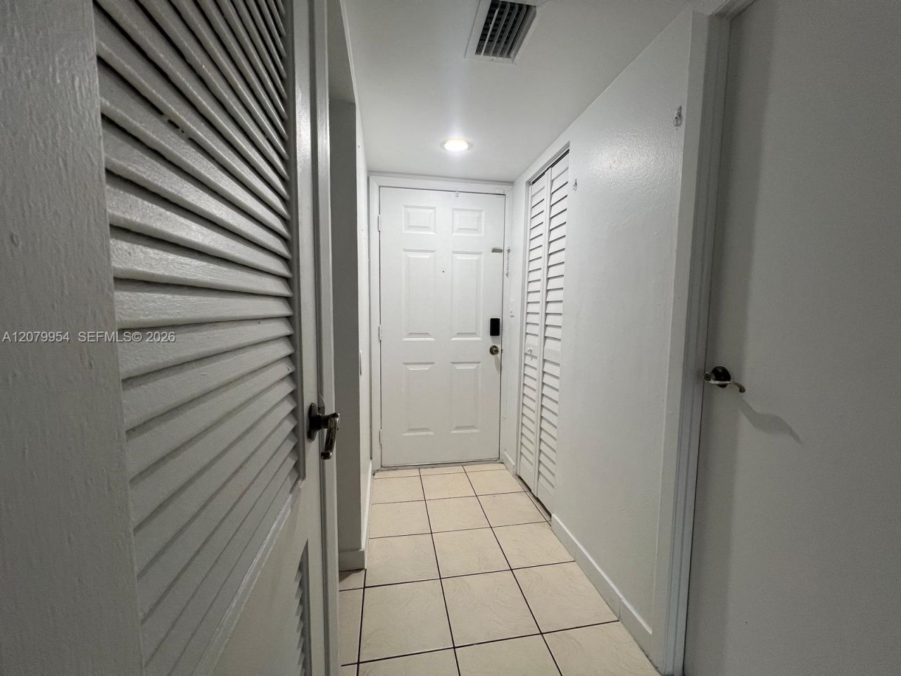 18051 NW 68th Ave, Unit L101, Hialeah, FL 33015 Photo