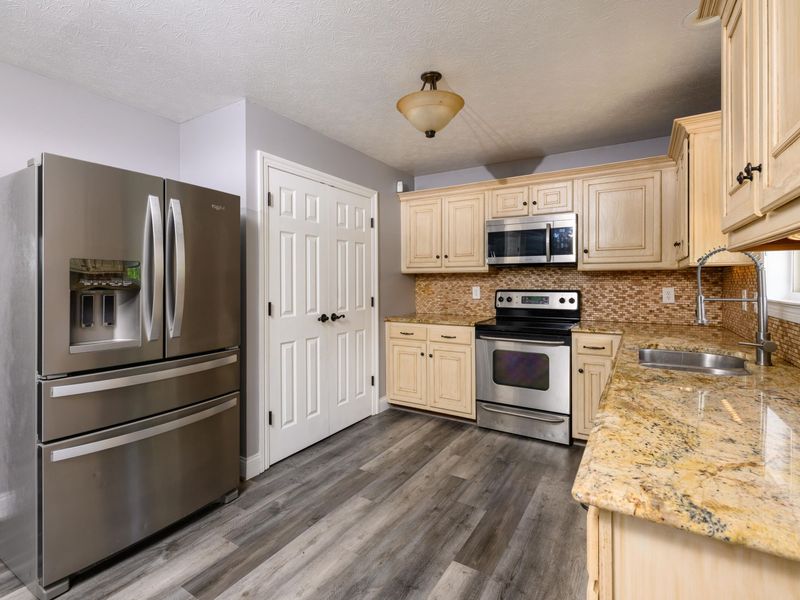 10008 Wild Cherry Drive, Union, KY 41091 Photo 8