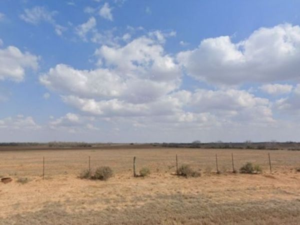 00 FM 472, Bigfoot, TX 78005