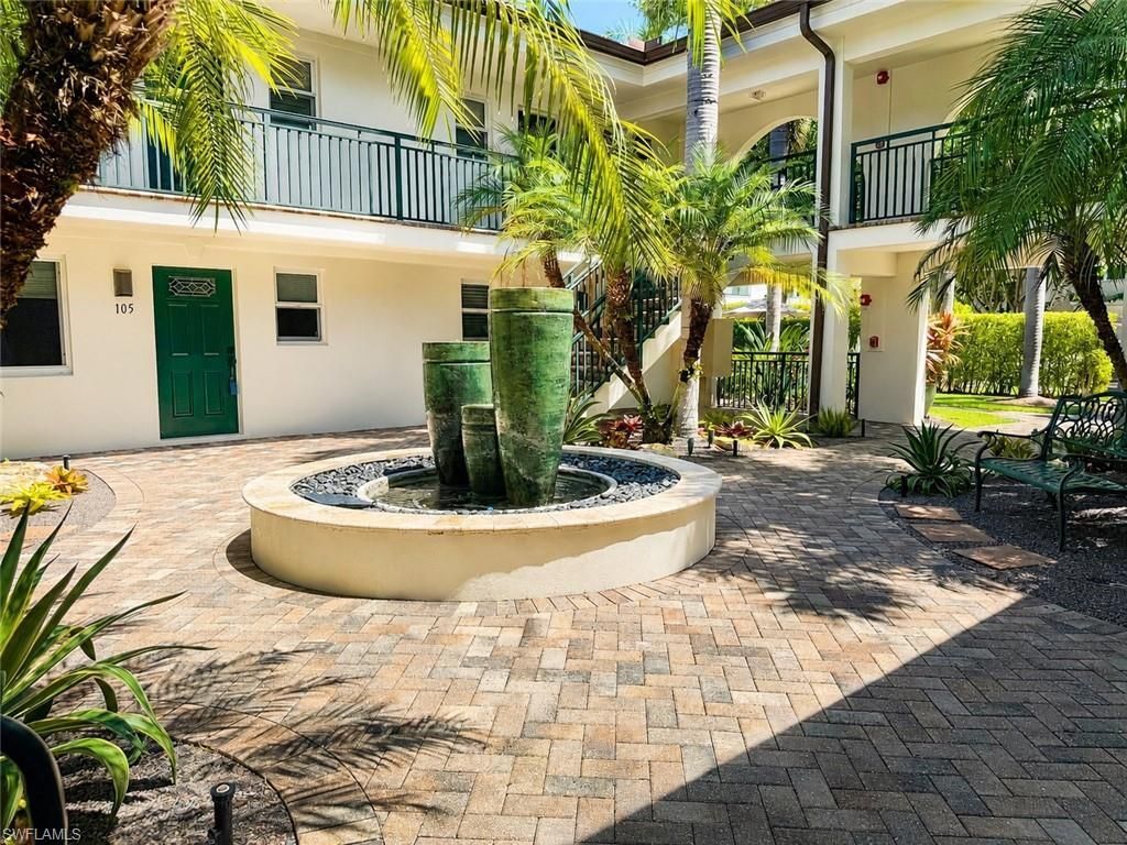 960 7th St S, Unit 103, Naples, FL 34102 Photo