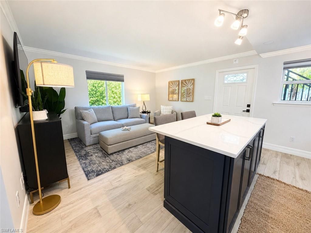 960 7th St S, Unit 103, Naples, FL 34102 Photo