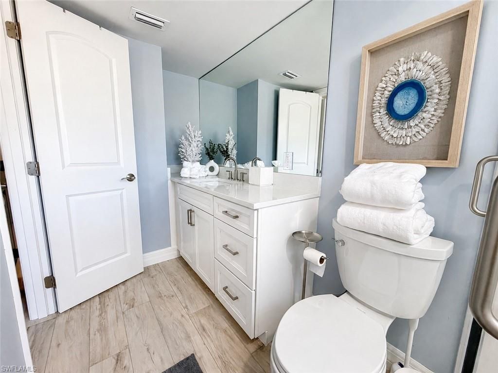 960 7th St S, Unit 103, Naples, FL 34102 Photo