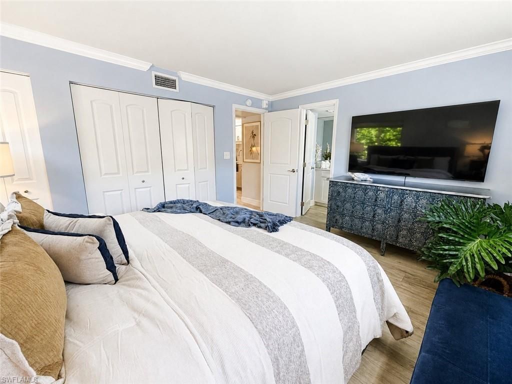 960 7th St S, Unit 103, Naples, FL 34102 Photo