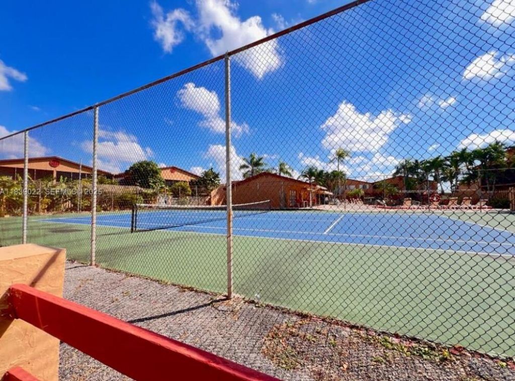 8017 NW 27th Court, Unit 023, Sunrise, FL 33322 Photo