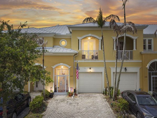 6179 NW Helmsdale Way, Port St. Lucie, FL 34983