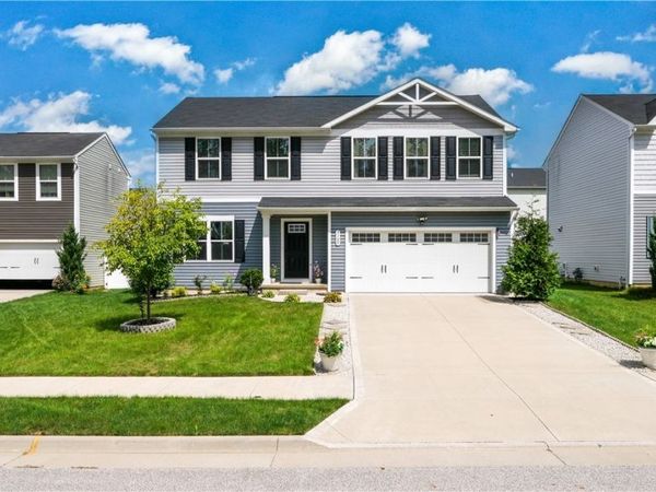 3189 Sunny Brook Drive , Akron, OH 44312