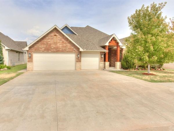 2424 Crystal Creek Drive, Yukon, OK 73099