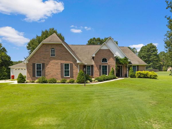 185 Wren Cir, Florence, AL 35634