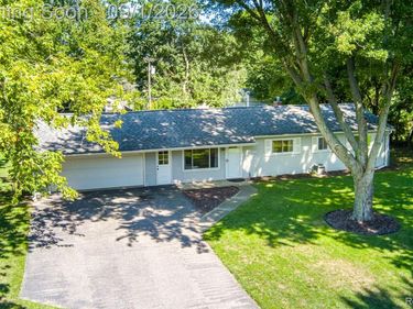 4600 Independence Drive, Independence Township, Mi 48346