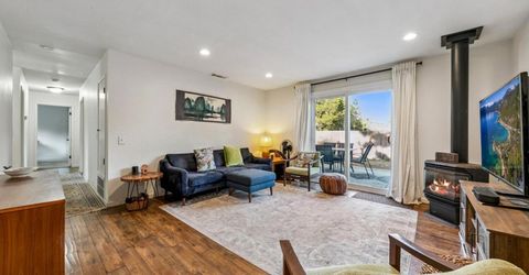1825 Arrowhead Avenue, South Lake Tahoe, CA 96150 Photo