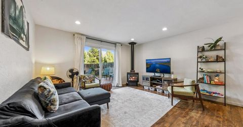 1825 Arrowhead Avenue, South Lake Tahoe, CA 96150 Photo