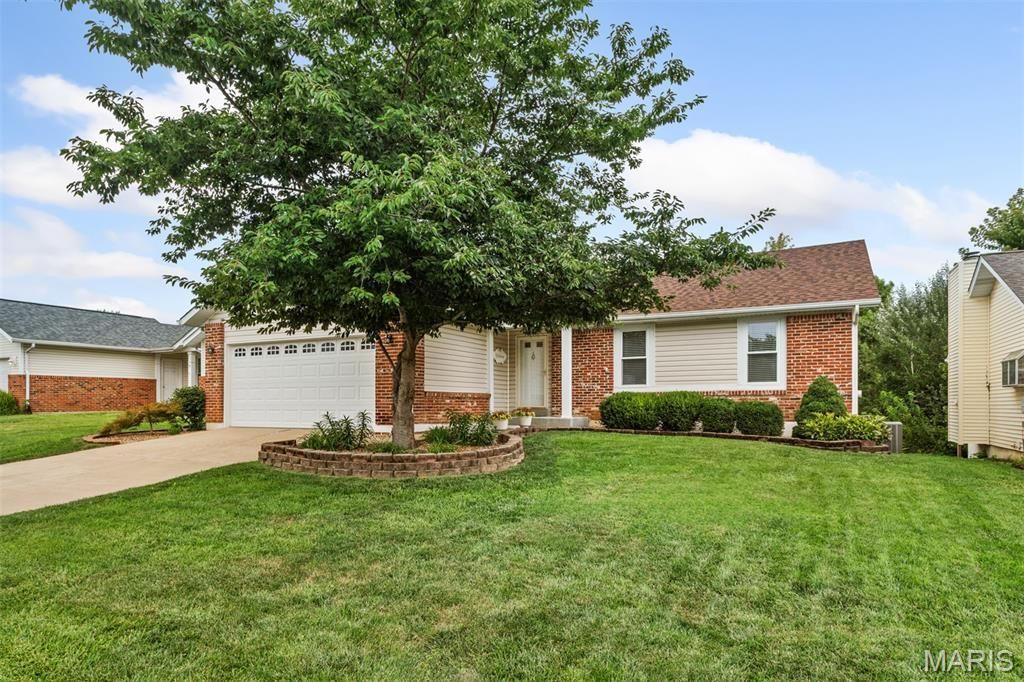 15 Dorchester Court , Saint Peters, MO 63376 Main Photo