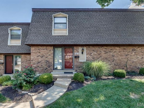230 Braeshire Drive , Unit E, Ballwin, MO 63021