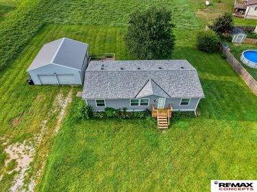 613 E 2Nd Street, Valparaiso, NE 68065