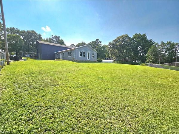225 8th Avenue , New London, NC 28127