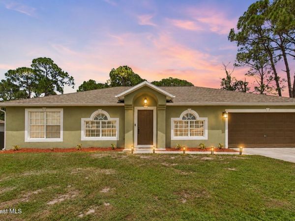 583 Edison Street SE, Palm Bay, FL 32909