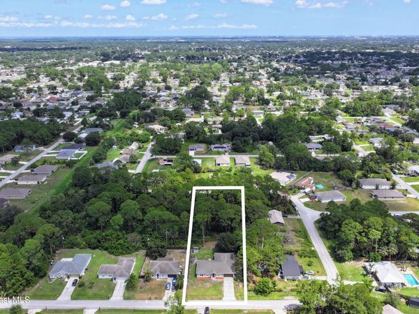 583 Edison Street SE , Palm Bay, FL 32909