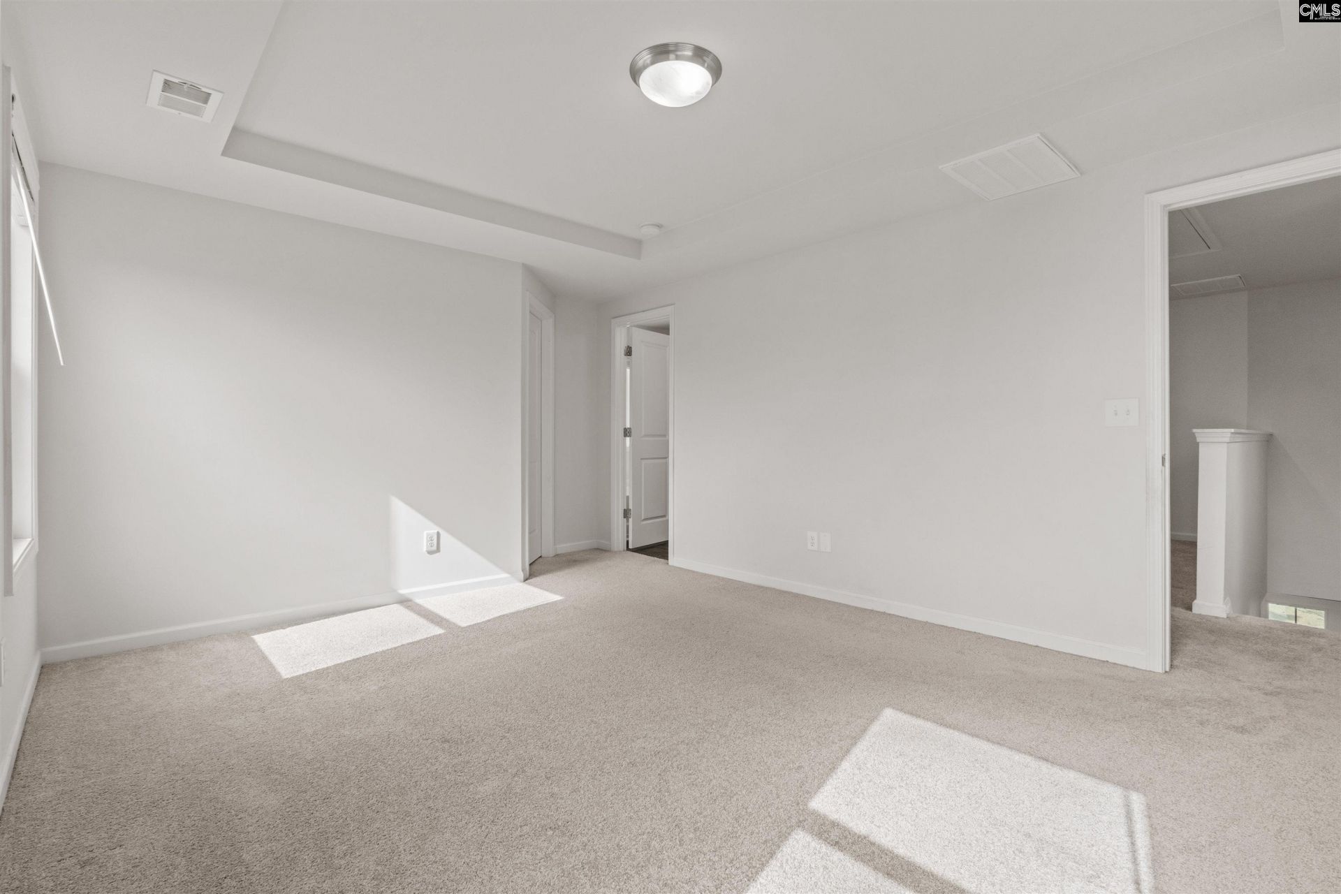 1054 Crescent Moon Loop Photo 15