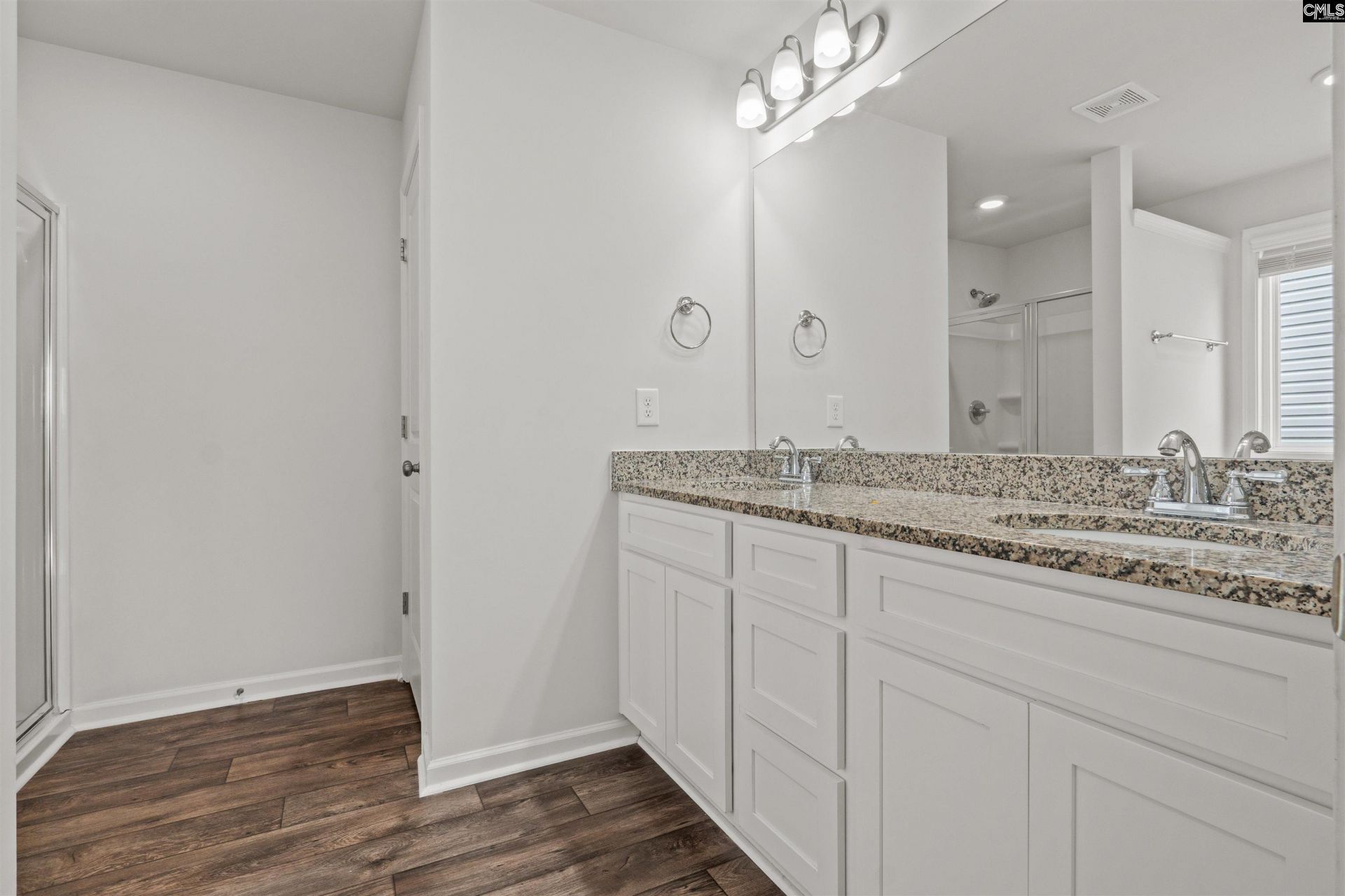 1054 Crescent Moon Loop Photo 16
