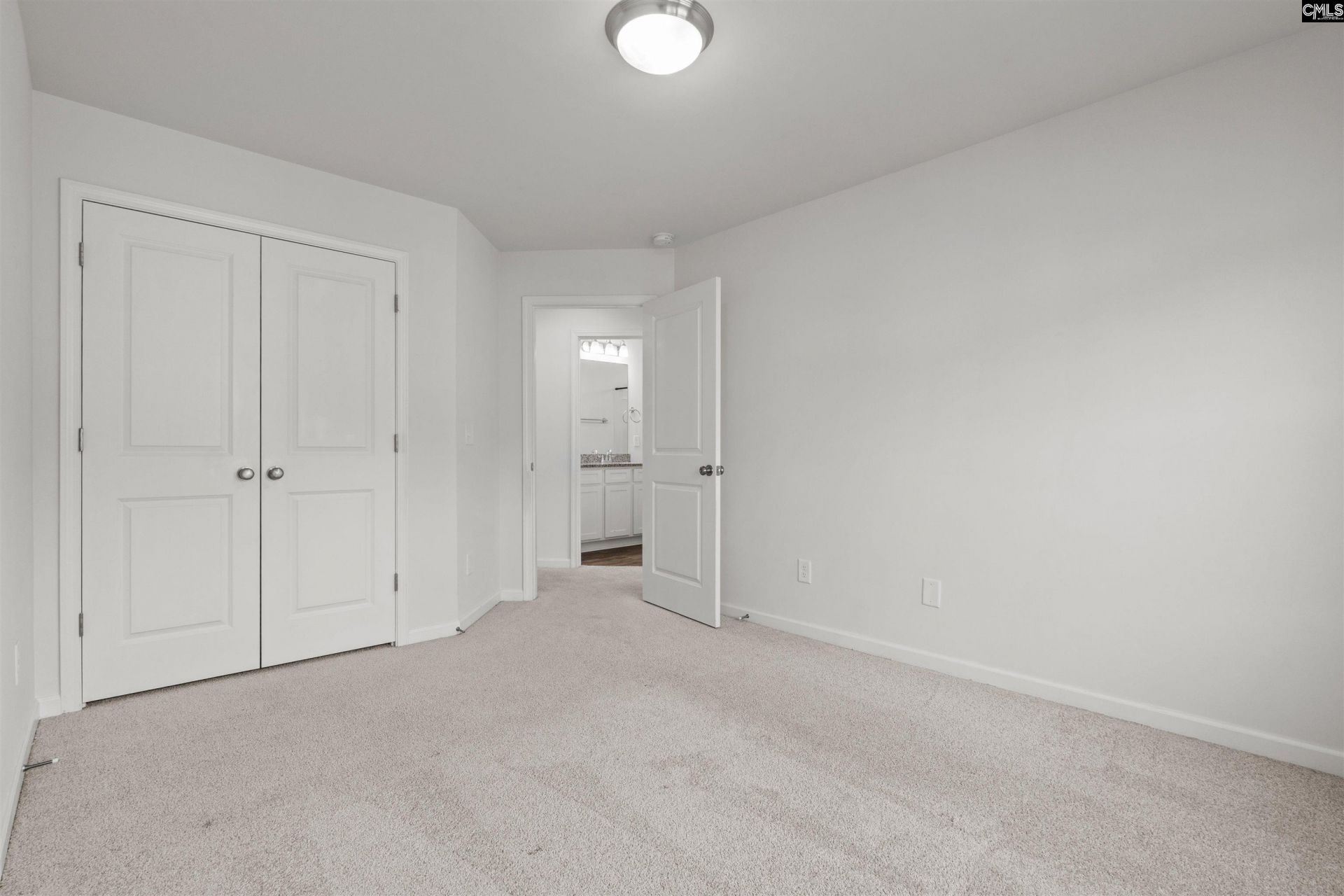 1054 Crescent Moon Loop Photo 23